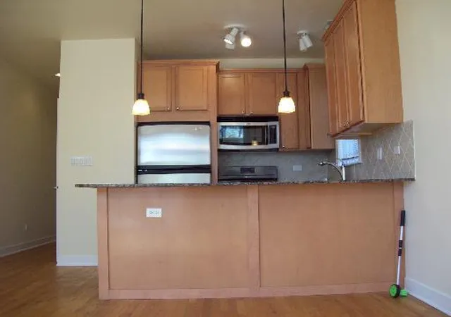 Homes for sale in Chicago, IL | 4116 W Congress Pkwy, Chicago, IL 60624
