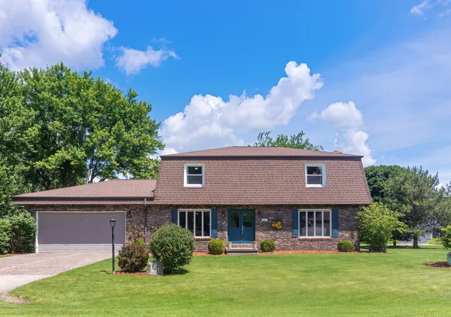 Homes for sale in Rochelle, IL | 5573 S Beebe Dr, Rochelle, IL 61068 | MLS# 12686678