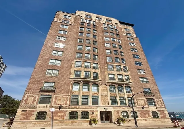 Homes for sale in Chicago, IL | 2666 E 73rd St #8W, Chicago, IL 60649 | MLS# 12686692