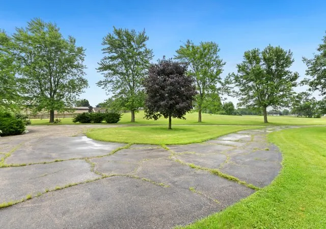 2nd image of 41w580 Rohrsen Rd, Elgin, IL 60124 | MLS# 12686702