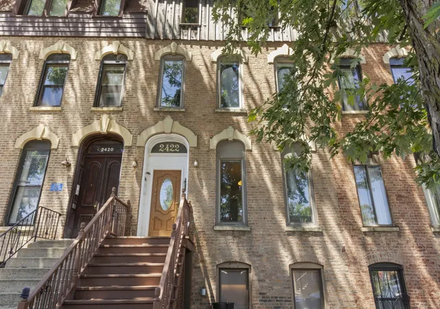 Homes for sale in Chicago, IL | 2422 N Seminary Ave, Chicago, IL 60614 | MLS# 12686705