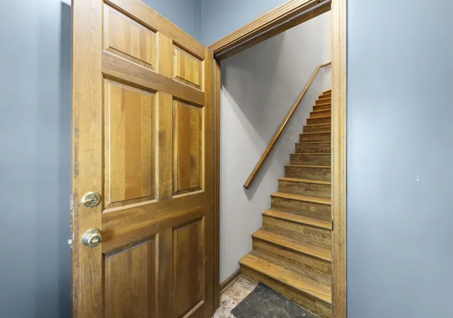 Homes for sale in Chicago, IL | 2422 N Seminary Ave, Chicago, IL 60614 | MLS# 12686705
