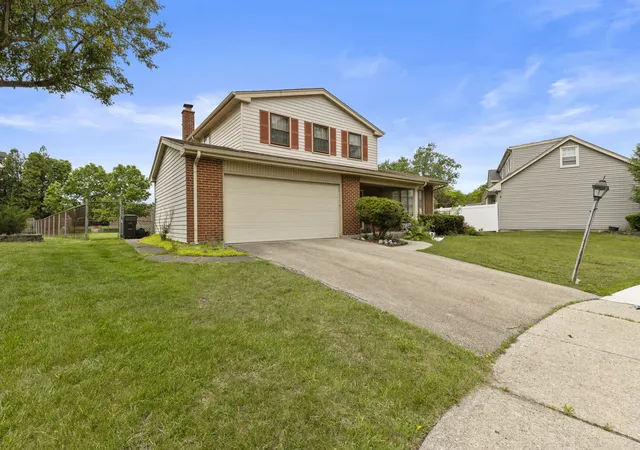 Homes for sale in Westmont, IL | 762 Oakwood Dr, Westmont, IL 60559 | MLS# 12686752