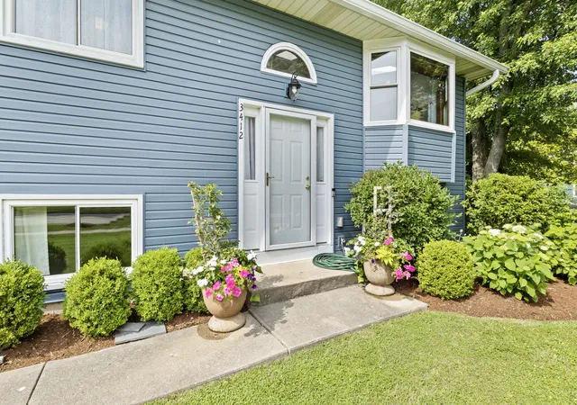 3rd image of 3412 Crescent Ave, Gurnee, IL 60031 | MLS# 12686760