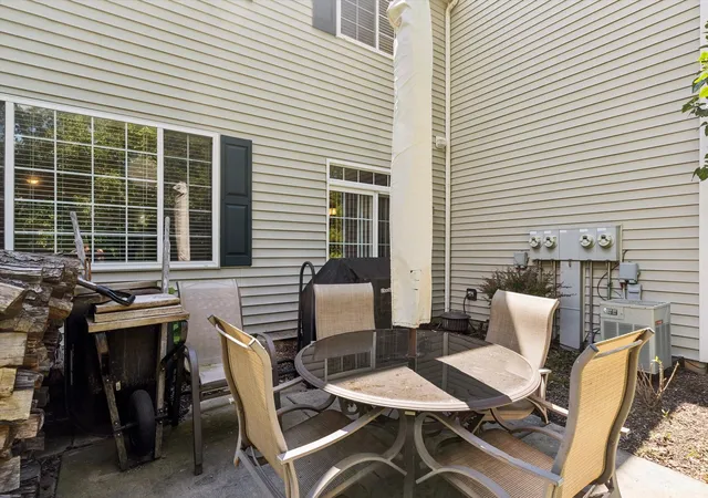 2nd image of 632 Arbor Cir, Lakemoor, IL 60051