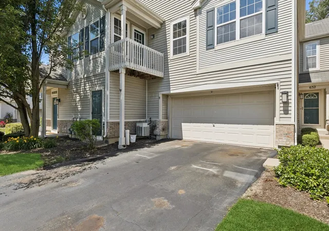 2nd image of 632 Arbor Cir #632, Lakemoor, IL 60051 | MLS# 12686769