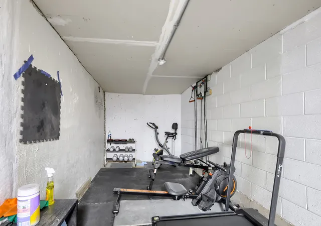Homes for sale in Chicago, IL | 1962 W Lawrence Avenue, Chicago, IL 60640 | Houzeo