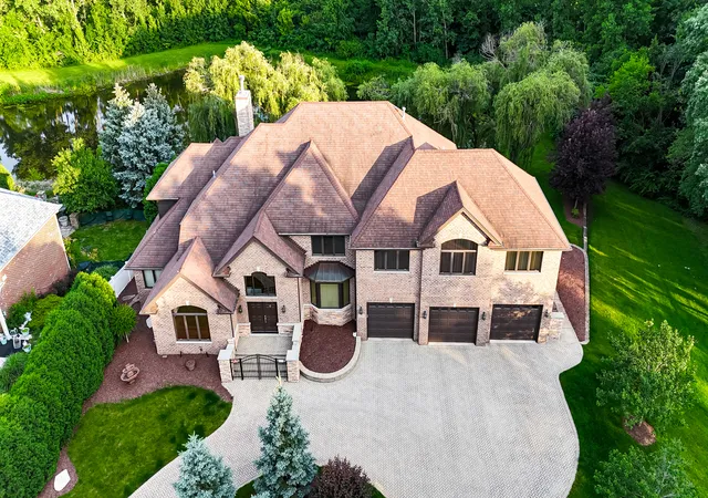 3rd image of 21459 Brittany Dr, Frankfort, IL 60423 | MLS# 12686772