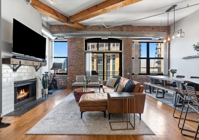 Homes for sale in Chicago, IL | 520 W Huron St, Chicago, IL 60654