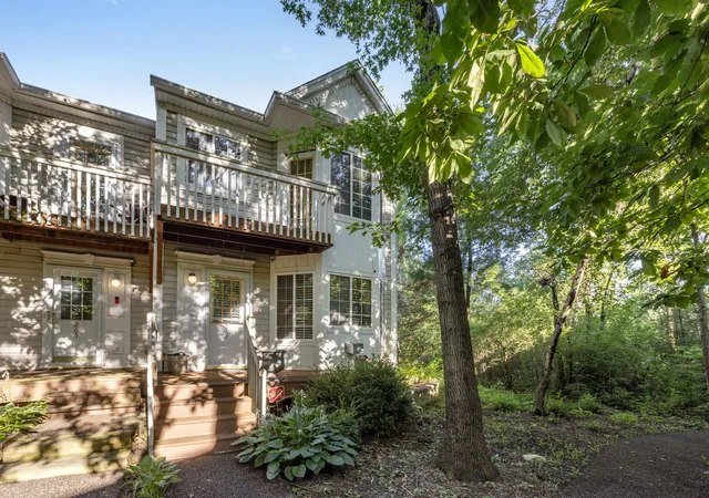 Homes for sale in Round Lake, IL | 267 W Treehouse Ln, Round Lake, IL 60073 | MLS# 12686804