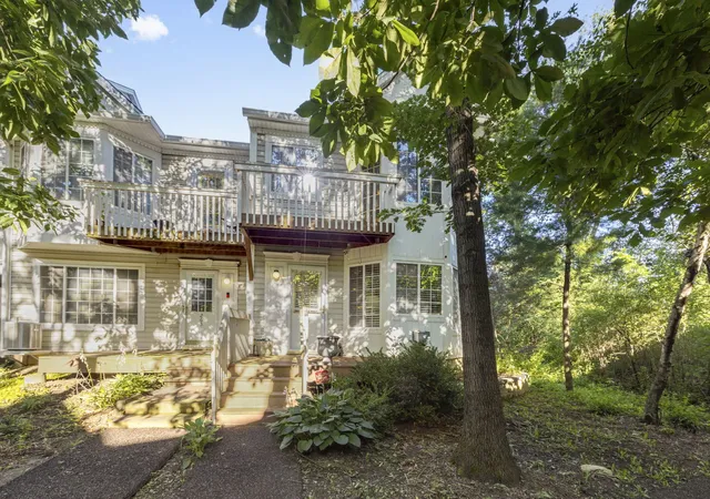 Photo 2 of Townhouse for sale at 267 W Treehouse Ln, Round Lake, IL 60073 | MLS# 12686804 | Listing updated on 2026-09-15