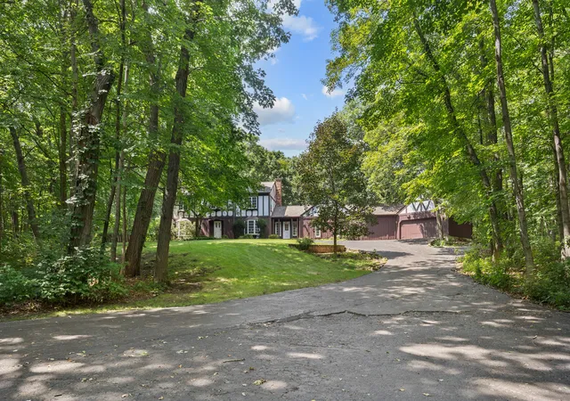 Photo 2 of Single family home for sale at 34w398 Country Clb Rd, Wayne, IL 60184 | MLS# 12686805 | Listing updated on 2026-08-13