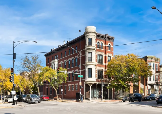 Homes for sale in Chicago, IL | 958 W Willow St #4, Chicago, IL 60614 | MLS# 12686806