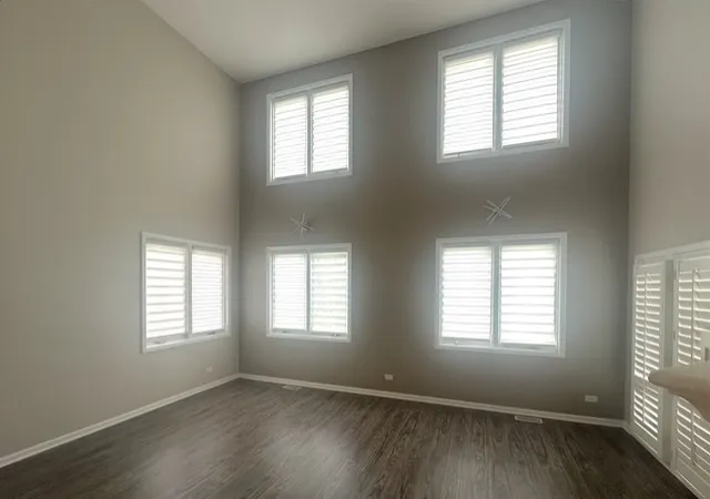 2nd image of 670 Leslie Ct, Carol Stream, IL 60188 | MLS# 12686816
