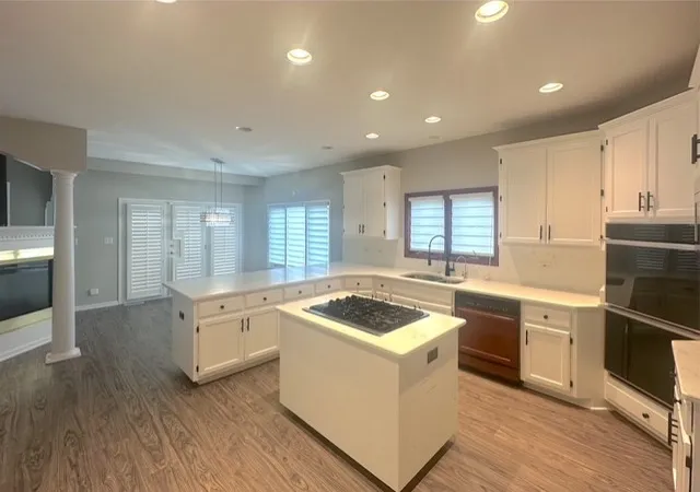 3rd image of 670 Leslie Ct, Carol Stream, IL 60188 | MLS# 12686816