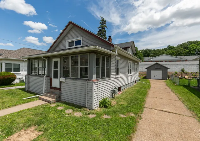 Homes for sale in Rock Island, IL | 1827 13Th St, Rock Island, IL 61201 | MLS# 12686834