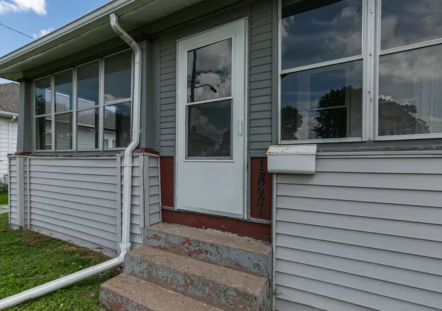 Homes for sale in Rock Island, IL | 1827 13Th St, Rock Island, IL 61201 | MLS# 12686834