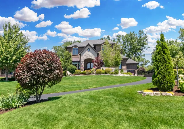 4th image of 250 Clair View Ct, Lake Zurich, IL 60047 | MLS# 12686850