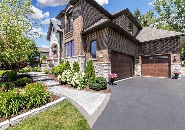 5th image of 250 Clair View Ct, Lake Zurich, IL 60047 | MLS# 12686850