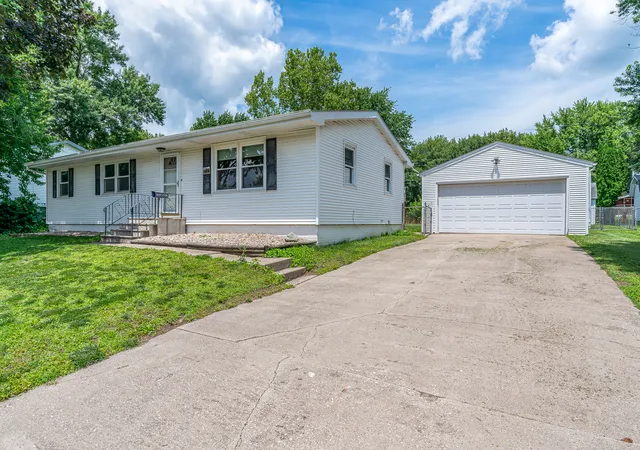 Homes for sale in Colona, IL | 1105 Mark St, Colona, IL 61241 | MLS# 12686878