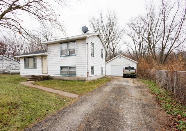 3rd image of 12878 E 2310s Rd, Pembroke Township, IL 60958 | MLS# 12686888