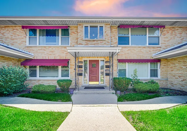 Homes for sale in Westchester, IL | 1551 Balmoral Ave #1551, Westchester, IL 60154 | MLS# 12686900