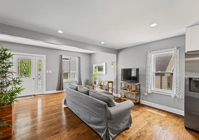 Photo 3 of Single family home for sale at 15332 Kenton Ave, Oak Forest, IL 60452 | MLS# 12686921 | Listing updated on 2026-09-24
