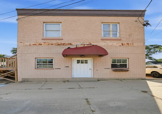 Homes for sale in Dixon, IL | 721 N Brinton Ave, Dixon, IL 61021 | MLS# 12686923