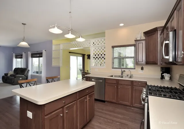Homes for sale in Yorkville, IL | 3283 Pinewood Dr, Yorkville, IL 60560 | MLS# 12686924