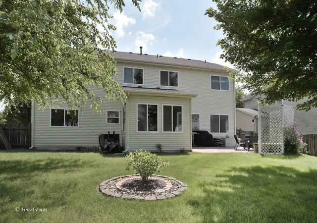 Homes for sale in Yorkville, IL | 3283 Pinewood Dr, Yorkville, IL 60560 | MLS# 12686924