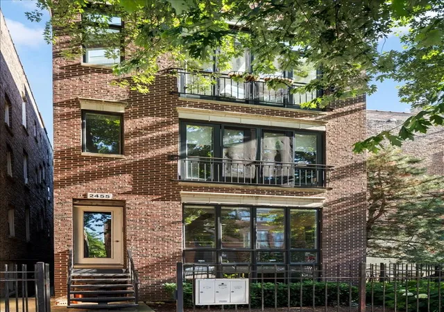 1st image of 2455 W Walton St #1, Chicago, IL 60622 | MLS# 12686930