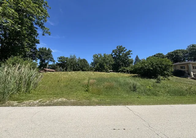 1st image of 22w024 Spring Valley Dr, Medinah, IL 60157 | MLS# 12686936