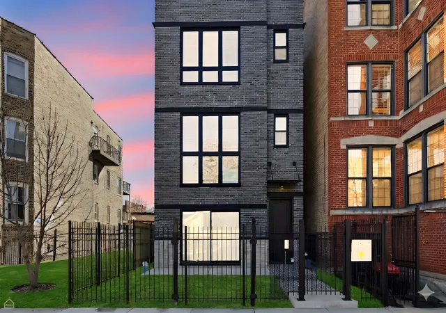Homes for sale in Chicago, IL | 4841 S Prairie Ave, Chicago, IL 60615 | MLS# 12686955