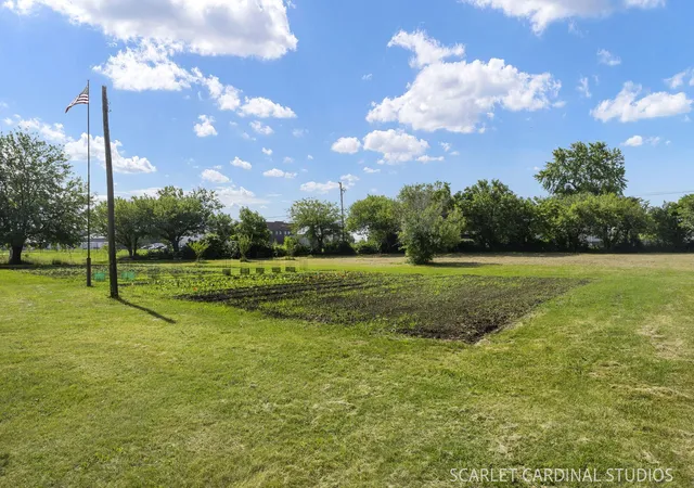 Photo 3 of Sale Pending at 9908 S Carls Dr, Plainfield, IL 60585 | MLS# 12686956 | Listing updated on 2026-09-18