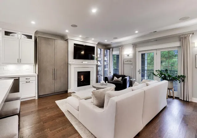Homes for sale in Chicago, IL | 1955 N Halsted St #2, Chicago, IL 60614 | MLS# 12687036