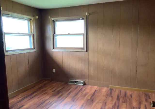 Photo 3 of Single family home for sale at 110 Zurich Rd, Joliet, IL 60436 | MLS# 12687039 | Listing updated on 2026-09-08