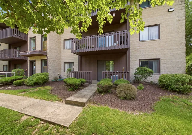 Homes for sale in Joliet, IL | 3111 Ingalls Ave #1C, Joliet, IL 60435 | MLS# 12687051