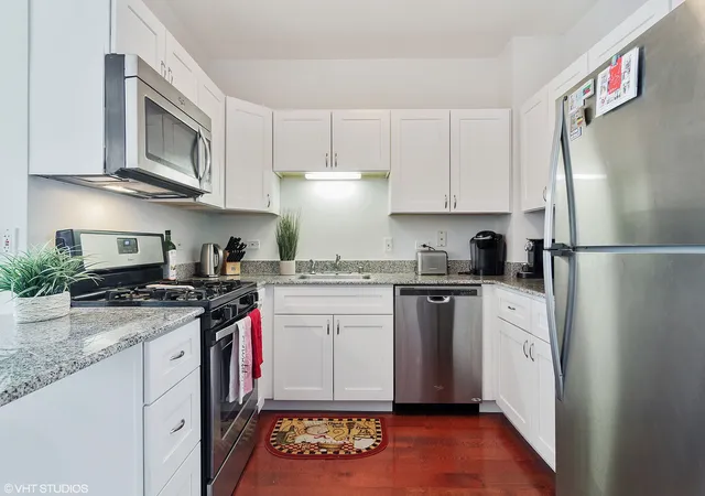 3rd image of 645 N Kingsbury St #2205, Chicago, IL 60610 | MLS# 12687105