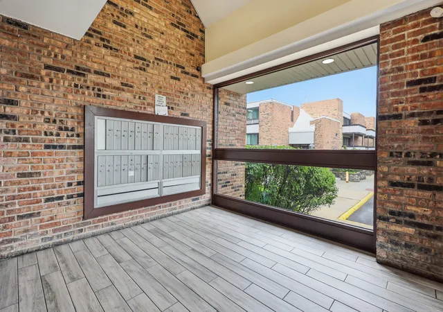 Homes for sale in Schaumburg, IL | 1806 Hemlock Pl #102, Schaumburg, IL 60173 | MLS# 12687134
