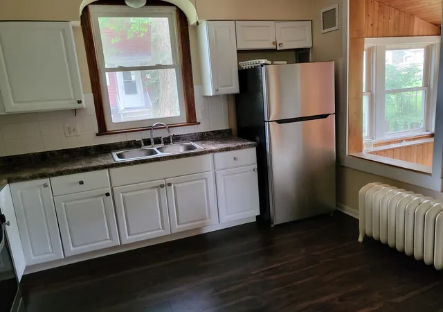4th image of 103 Center St, Fox River Grove, IL 60021 | MLS# 12687137