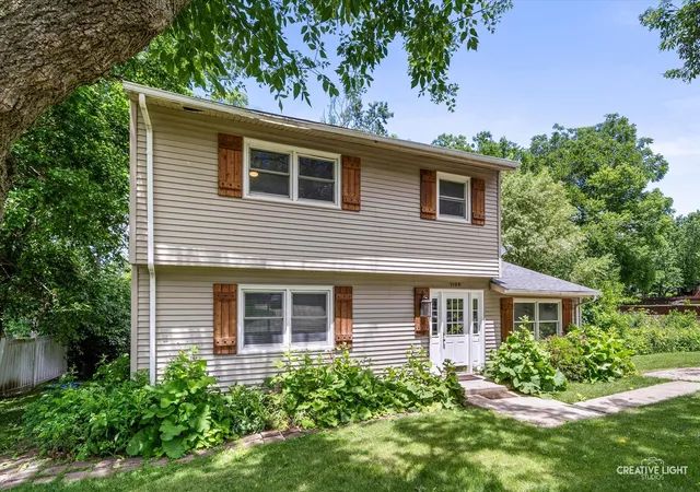 Photo 2 of Single family home for sale at 1108 Edwards Ave, Saint Charles, IL 60174 | MLS# 12687144 | Listing updated on 2026-09-21