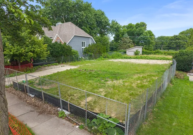 2nd image of 938 Waverly Rd, Glen Ellyn, IL 60137 | MLS# 12687161