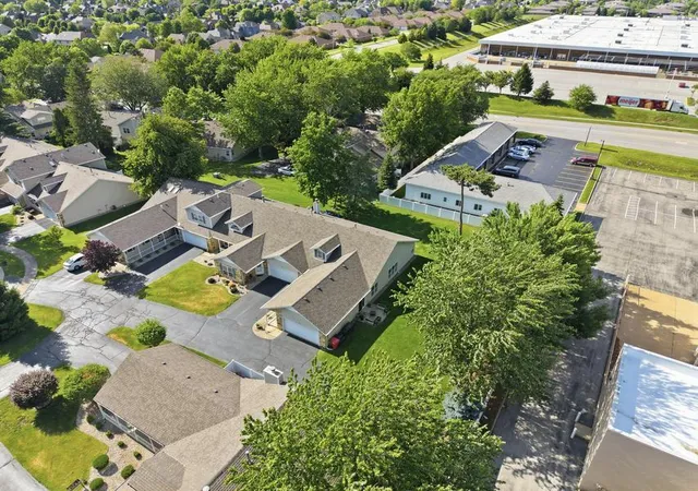 3rd image of 2267 Whispering Oaks Ct, Highland, IN 46322 | MLS# 12687177