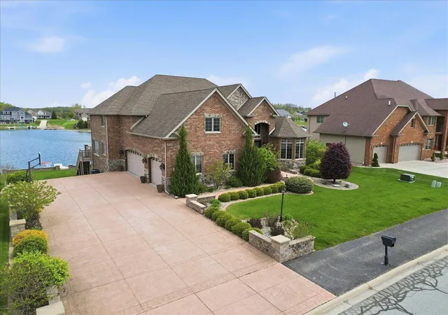 Homes for sale in Crown Point, IN | 8858 S Doubletree Dr S, Crown Point, IN 46307 | MLS# 12687192