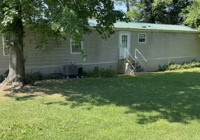3rd image of 12 Fairgrounds Rd, Vienna, IL 62995 | MLS# 12687209