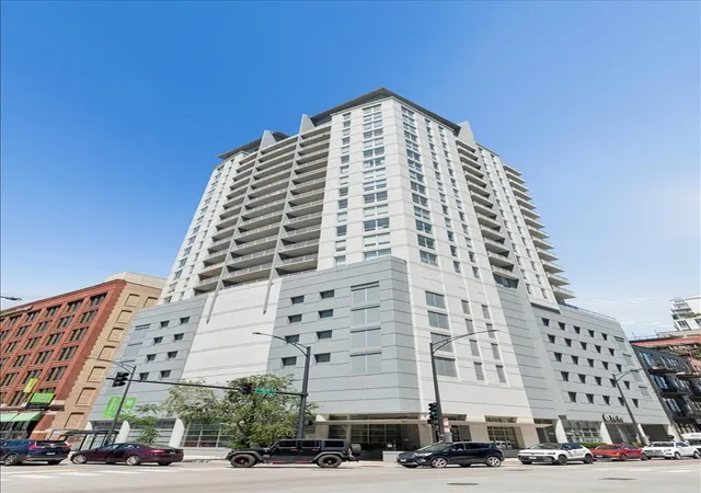 1st image of 330 W Grand Ave, Chicago, IL 60654