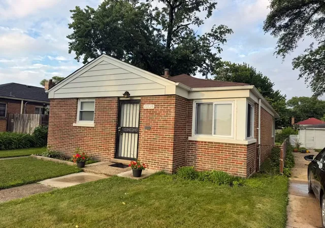 2nd image of 12529 S Loomis St, Calumet Park, IL 60827 | MLS# 12687235