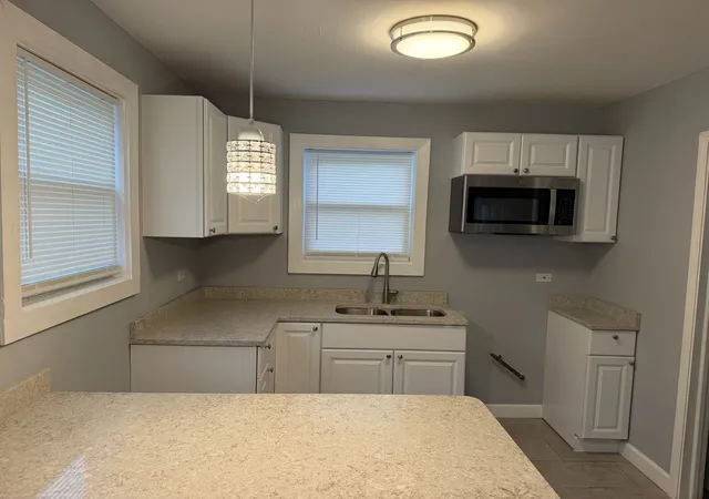 4th image of 12529 S Loomis St, Calumet Park, IL 60827 | MLS# 12687235