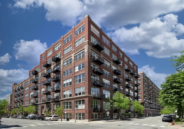 Homes for sale in Chicago, IL | 1500 W Monroe St #205, Chicago, IL 60607 | MLS# 12687255