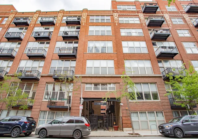 Homes for sale in Chicago, IL | 1500 W Monroe St #205, Chicago, IL 60607 | MLS# 12687255